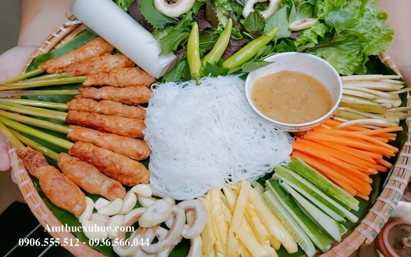 Nem lụi huế là một món ăn vừa đậm đà hương vị miền Trung nemluihue